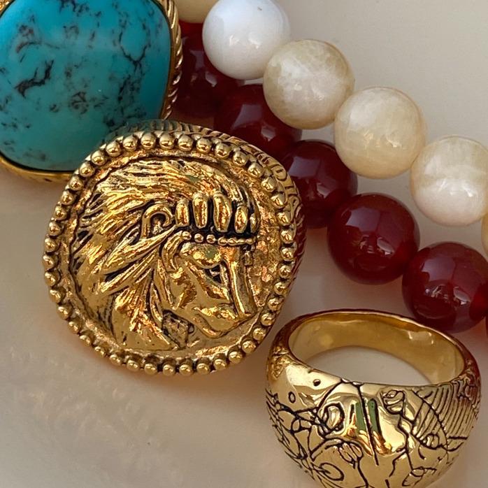 

Vintage French Design Black Metal Lion Ring: European & American Retro Style Size 6