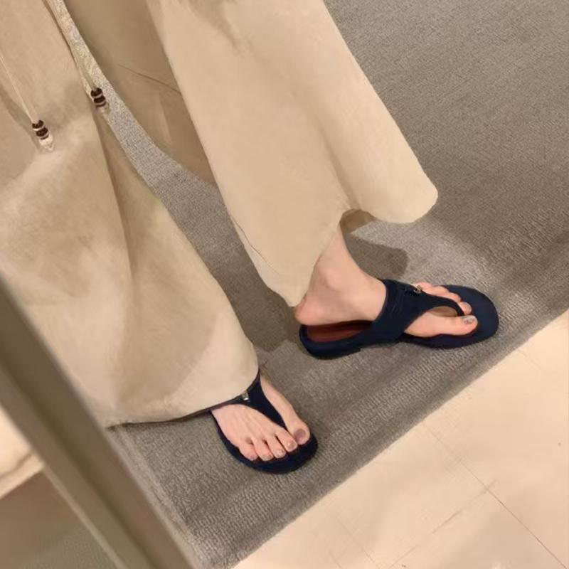 Genuine Leather! Beautiful Lock-up Flip-flops for Women's Outer Wear Temperament Tassel Toe Cool Slippers