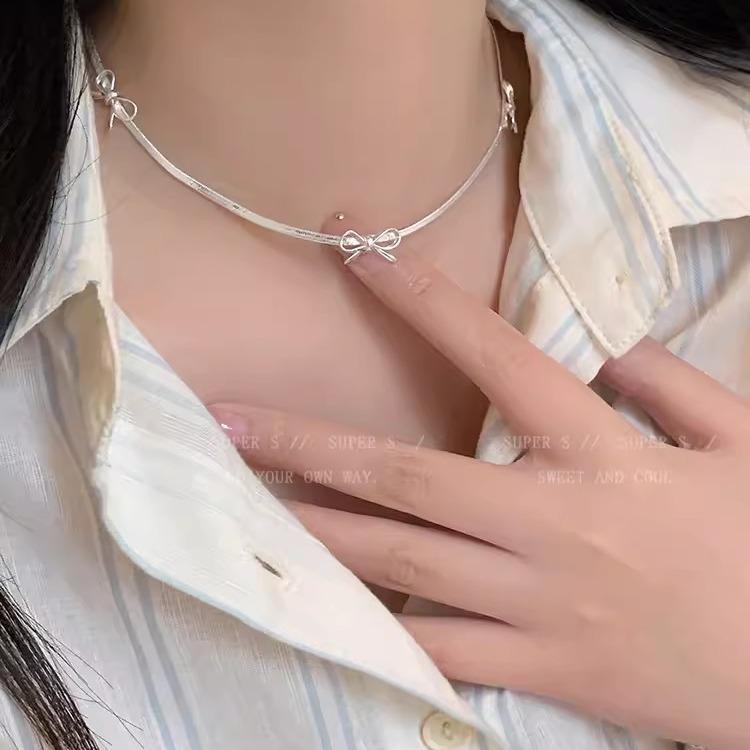 

Minimalist Silver Bow Snake Bone Necklace & Bracelet Set for Women