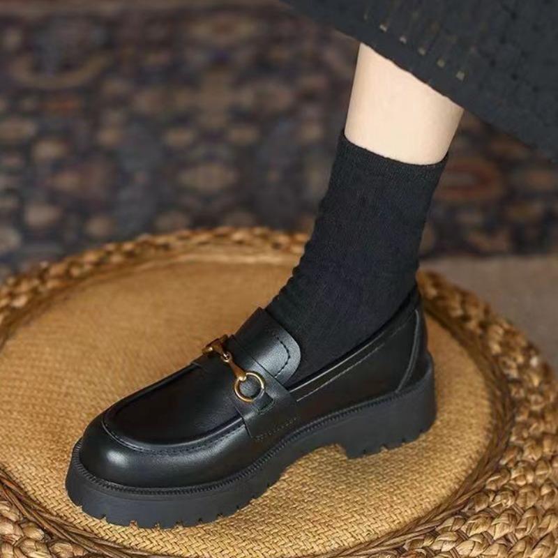 Women's Shallow Soft Leather Shoes New Spring Retro Metal Button Slip on Platform Shoes for Women Students Office Ladies Loafers