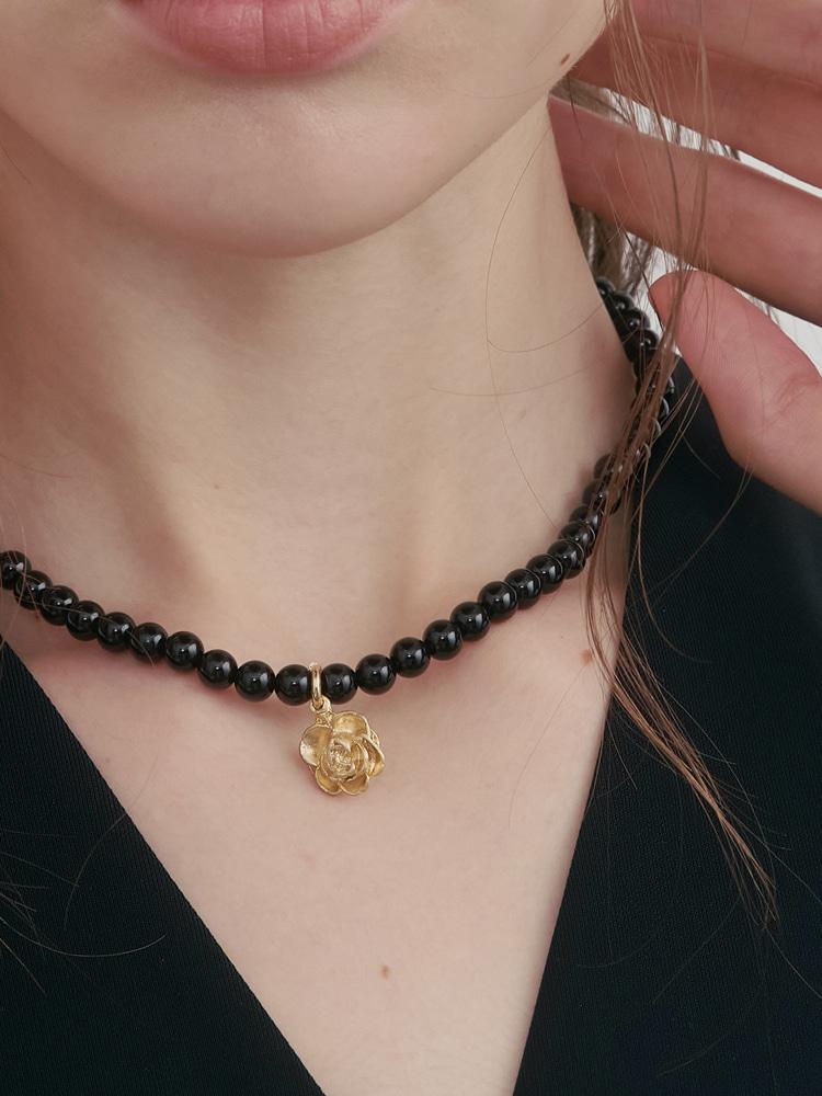 Sosoo Natural Stone Black Onyx Rose Necklace