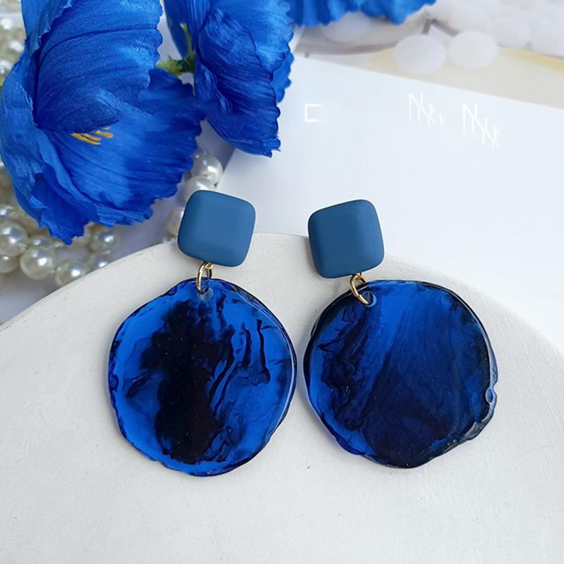 Boucles d'oreilles géométriques rondes irrégulières tendance, boucles d'oreilles blanches de haute qualité, boucles d'oreilles à clous tempérament style rétro Hong Kong pour femmes