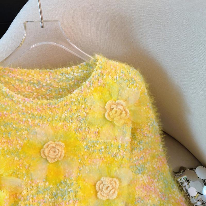 Chic Faux Mink Velvet Sweater: Soft, Sweet, and Elegant with 3D Floral Design for Women - Perfect for Spring and Autumn.