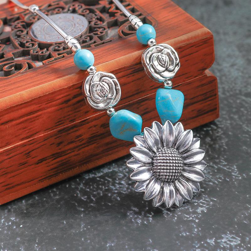 Fashion and Personality Sunflower Necklace Flower Turquoise Necklace Collar Chain