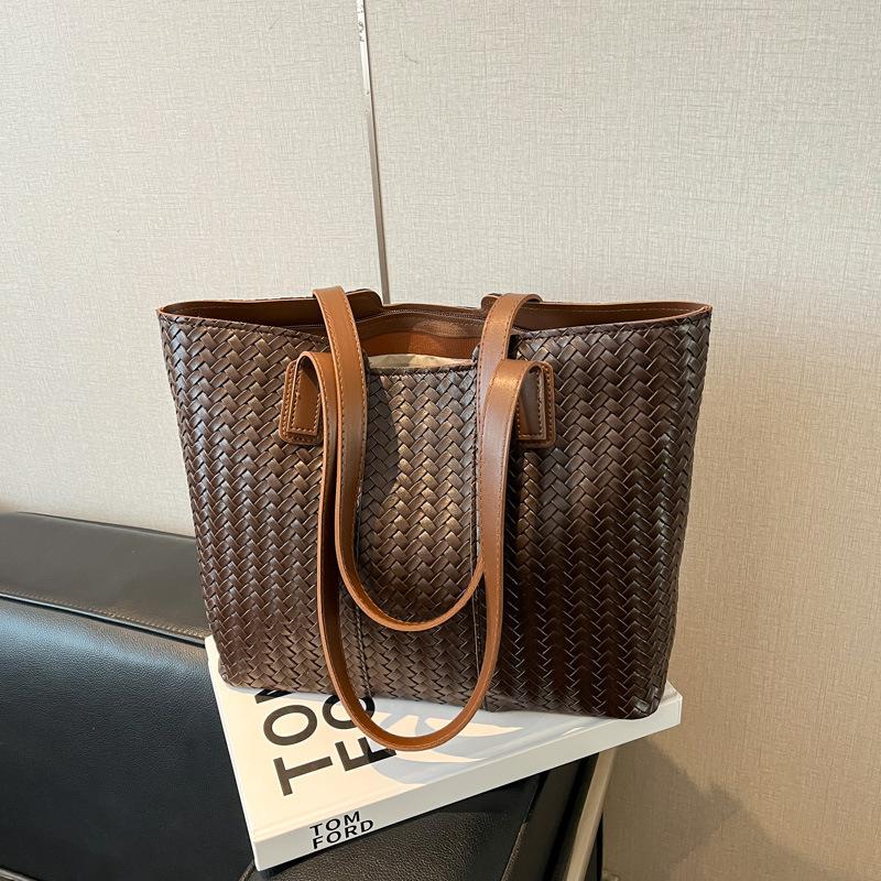 Personalized New Retro Texture Simple and Fashionable Shoulder Tote Bag Autumn Niche Women's Large-capacity Bag