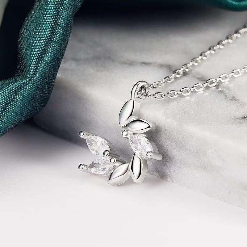 The Little Prince Wheat Ear Necklace - Light Luxury Fashion Collarbone Chain Gift for Girlfriend or Best Friend.