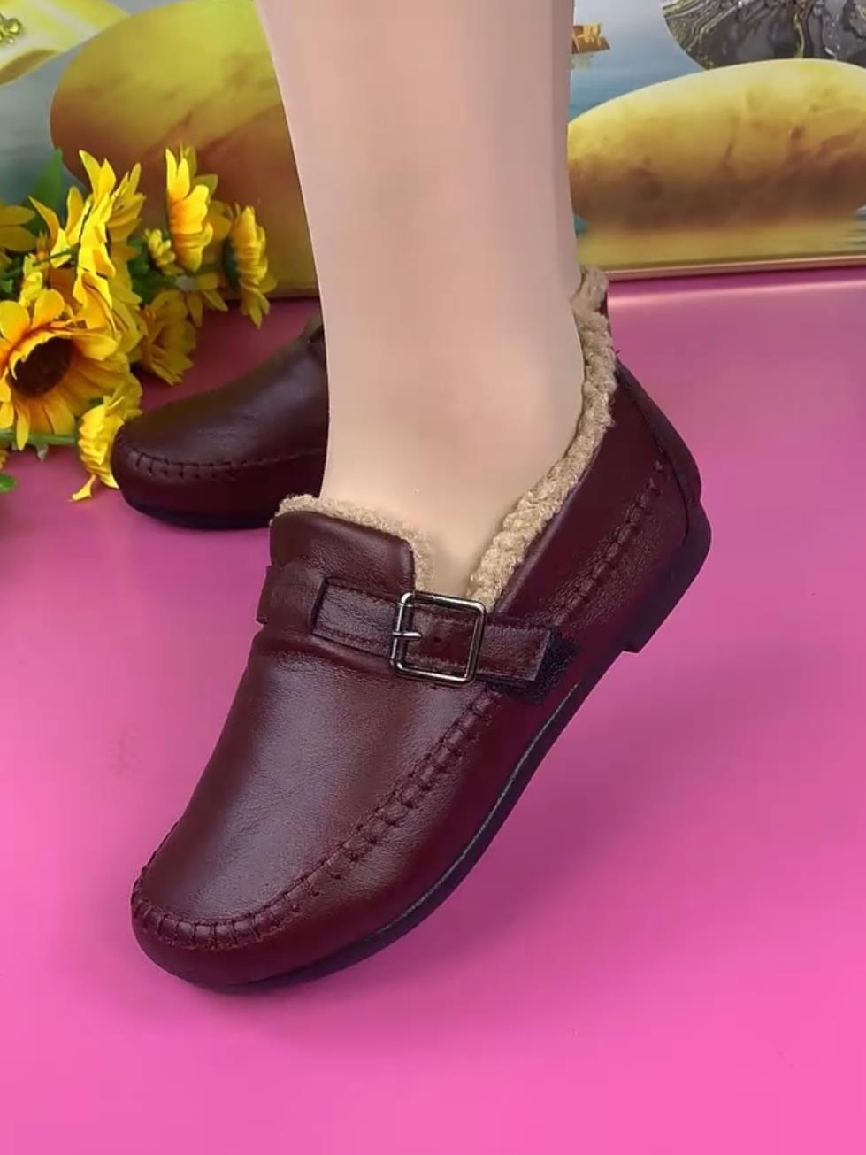 

Fashion casual women s shoes velvet warm new soft-soled mother shoes soft leather large size autumn and winter flat-soled small leather shoes cotto 41