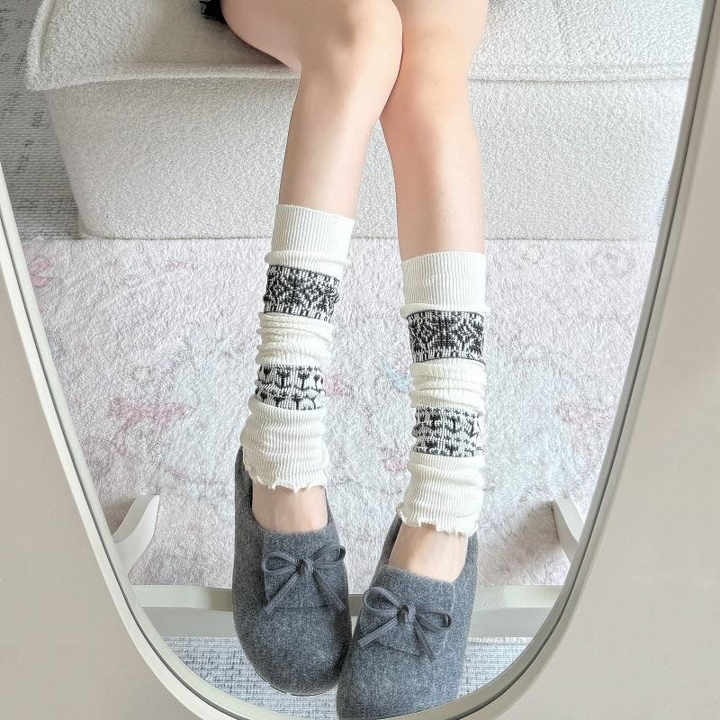 Mori Retro Grijs Herfst en Winter Gebreide Stapelsokken Veelzijdige Beige Beenwarmer Patroon Middellange Sokken