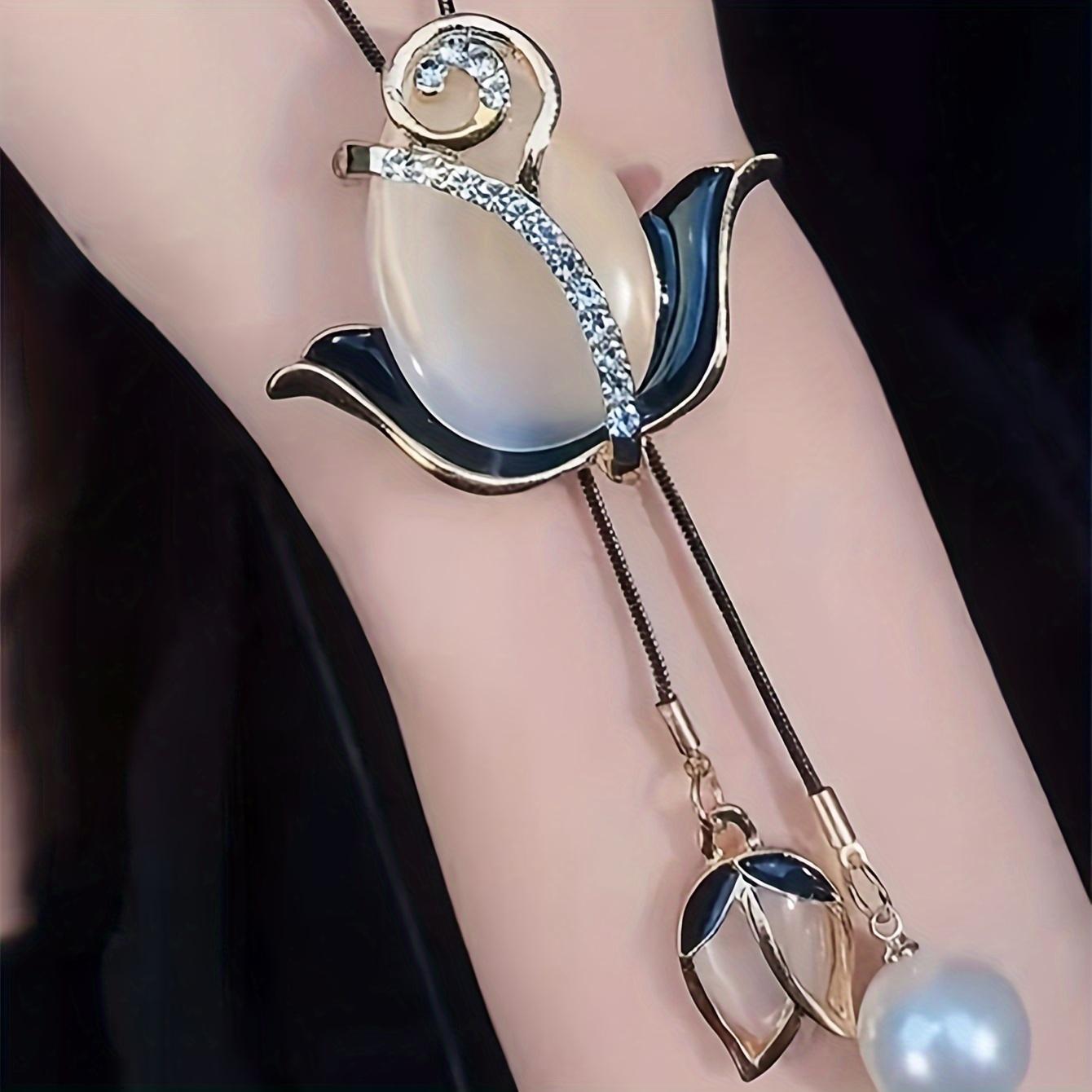 

Elegant Vintage Tulip Pendant Necklace with Ribbon Accents – Zinc Alloy Flower Charm Jewelry, Ideal for Casual Attire & Mother s Day Gift