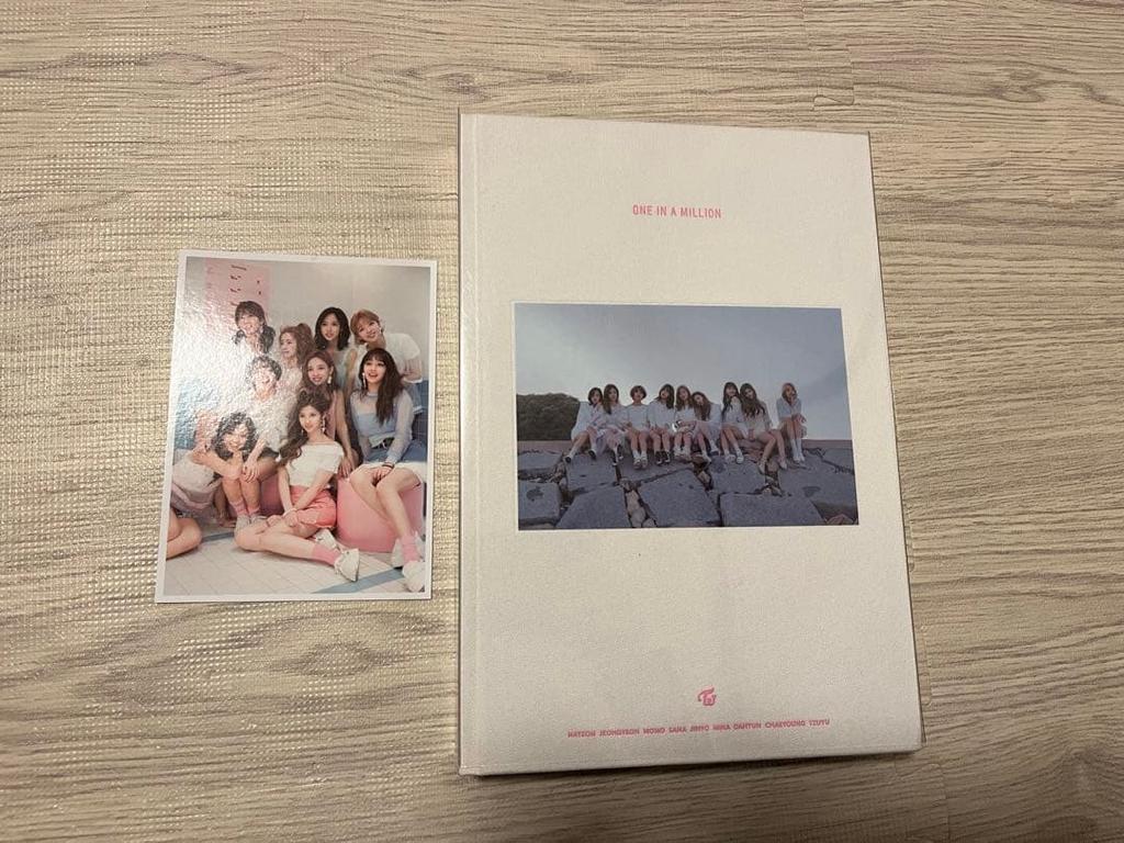 [USED] TWICE Album CD Photo Card Fan Trading Card
