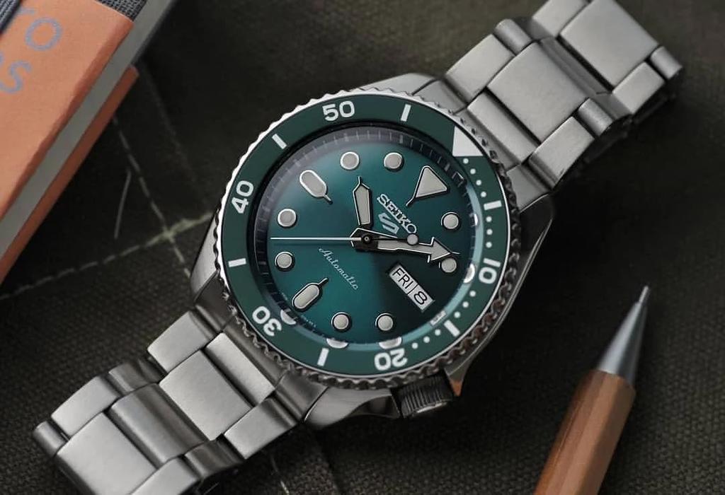 Seiko Analogové automatické hodinky 5 Pánské sportovní, zelené, 1K1, 1K1.