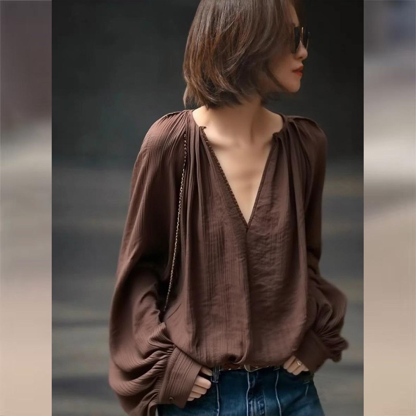 Women s French Coffee V-Neck Long-Sleeve Shirt: New Autumn Fashion, Versatile, Niche Design. S