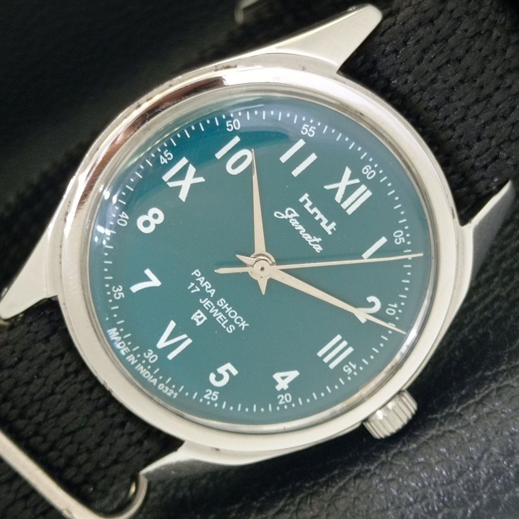 

USED HMT JANATA HAND-WINDING INDIAN MENS GREEN COLOR DIAL WATCH a432756-2 R113-a432756