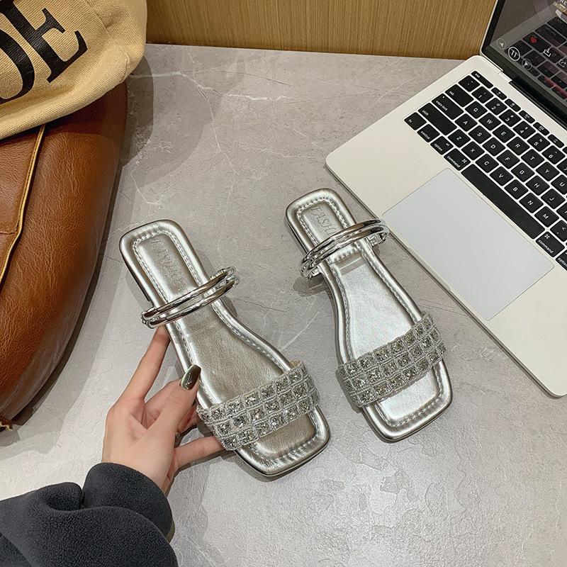 New solid color rhinestone with fashionable outer wear beach casual slippers