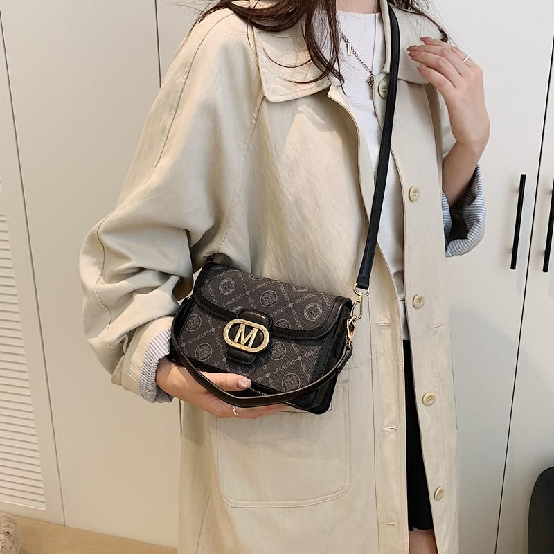 

Trendy Autumn/Winter Crossbody Handbag - Elegant, Versatile, and Lightweight for Daily Use