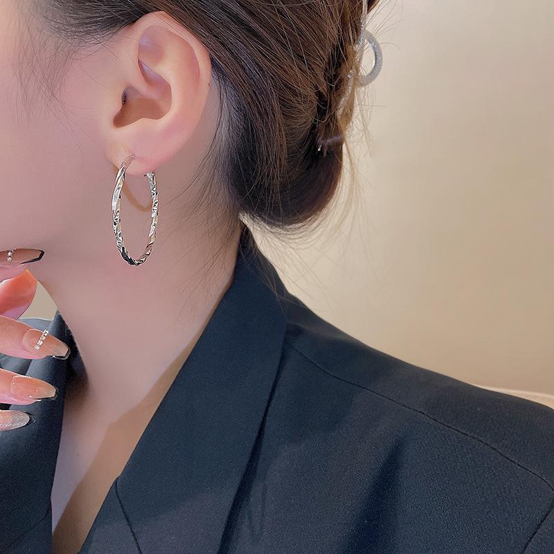 Cercei neregulați din metal S925 cu ac de argint pentru femei - design cerc mare