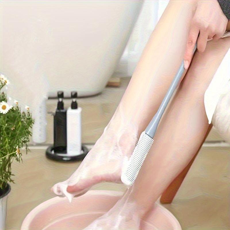 1ks Ergonomický kartáč na mytí nohou s dlouhou rukojetí a měkkými silikonovými štětinami, exfoliační mycí houba na prsty a záda pro odstranění, manuální koupelnový nástroj