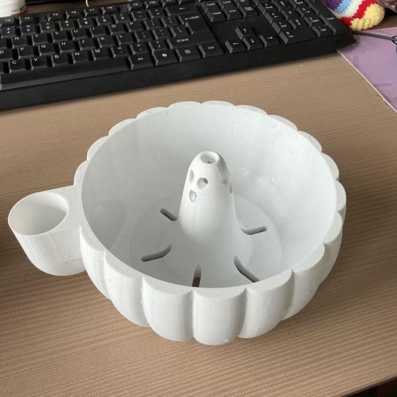 Fruit Drain and Serve Bowl, Seasonal Produce Washing Bowl with Center Figure, Fall Table Bowl for Small Fruit, Home Use, and Counter Service