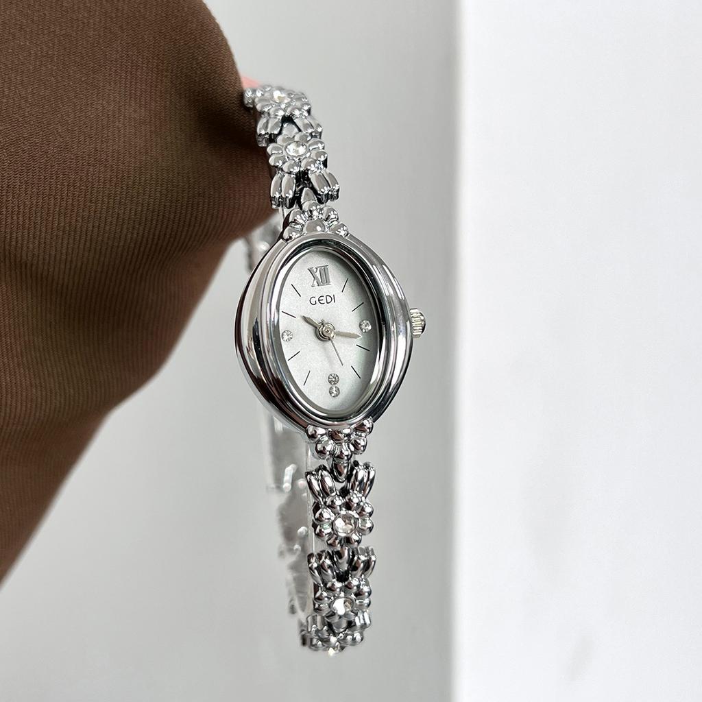 Diamond-Encrusted High-Value Women'S Watch Women'S Bracelet Watch Light Luxury Retro Fashion Exquisite Small Niche Women'S Watch
