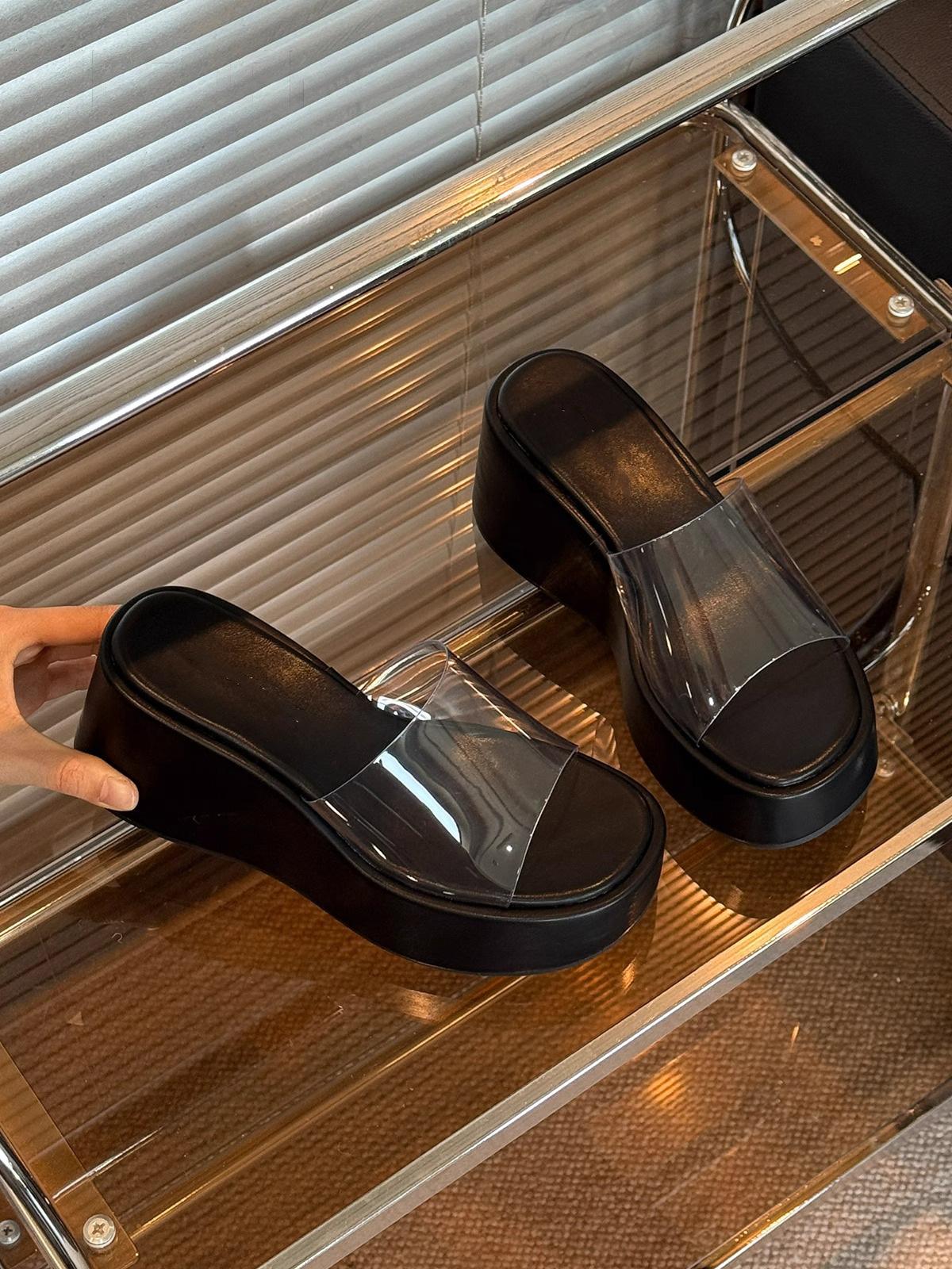 

Клиновидный каблук увеличенная толстая подошва прозрачный ремешок шлепанцы на одной подошве женская обувь носить 2025 лето модные темпераментные сандалии 32 чёрный