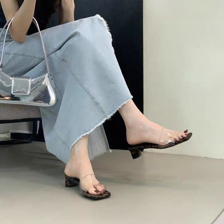 French Burgundy Transparent with Thick Heel Sandals 2025 Fashion Middle Heel Sandals Travel Temperament One-word Slippers