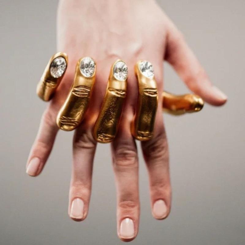 Fashion Exaggerated Personality Palm Ring Creative Diamond Encrusted Palm Advanced Women Rings Jewelry Accessories Gifts