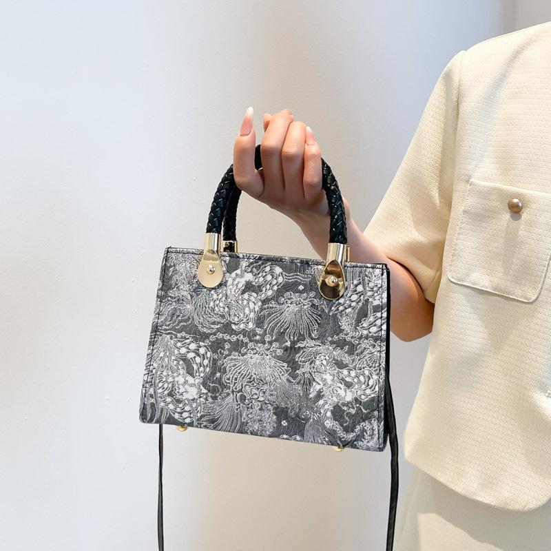 

Универсальный тренд национального стиля персонализированная осенняя новая маленькая квадратная сумка женская ретро печать мода новая китайская сумка-мессенджер чёрный