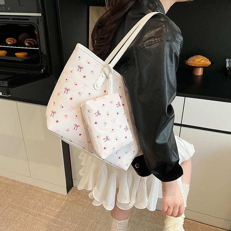 Popular large-capacity contrasting color bag women's 2025 new fresh cherry printed shoulder bag sweet wind student bag