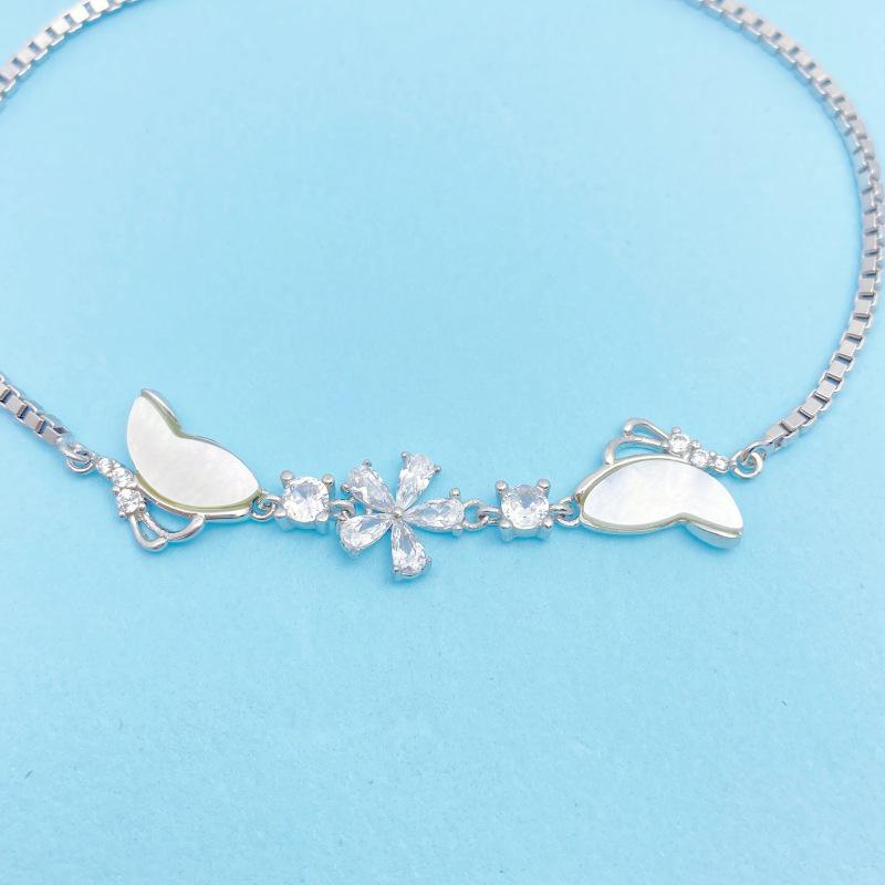 S925 Sterling Silver Small Fish Bracelet for Women - Elegant, Fashionable Design, Cool and Versatile Hand Jewelry