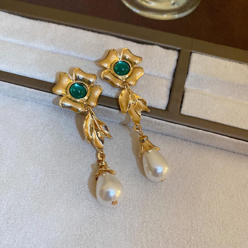 Elegante Ohrringe mit französischen Zirkonperlen - Echtsilber vergoldet, luxuriöse Ohrstecker für Frauen