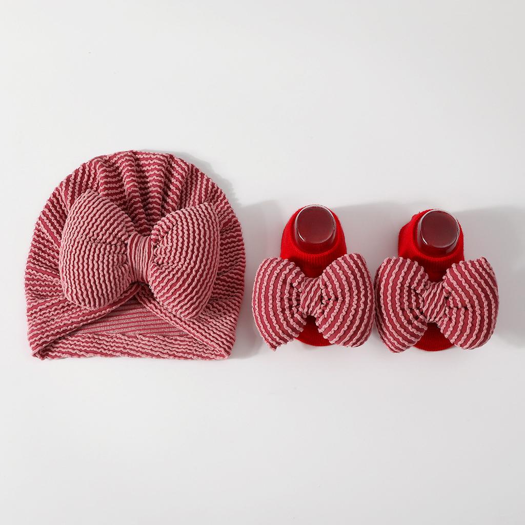 Set Pălărie cu Fundă în Dungi și Șosete pentru Sugari Nou-născut Protecție Moale Coroană Bumbac Amestec Bonetă Căciulă Călduroasă Căptușită Toate Sezoanele Set Cadou pentru Bebi Șosete Antiderapante