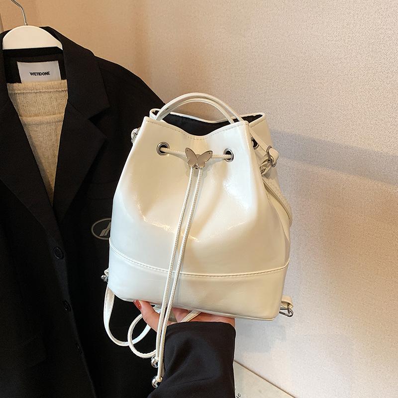 

Премиальный сенсорный комплект сумка-ведро женская 2025 новый тренд модный рюкзак нишевый простой универсальный повседневный женский мешок белый