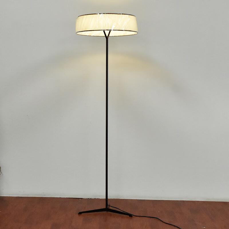 Высококачественная черная напольная лампа Nu Feng