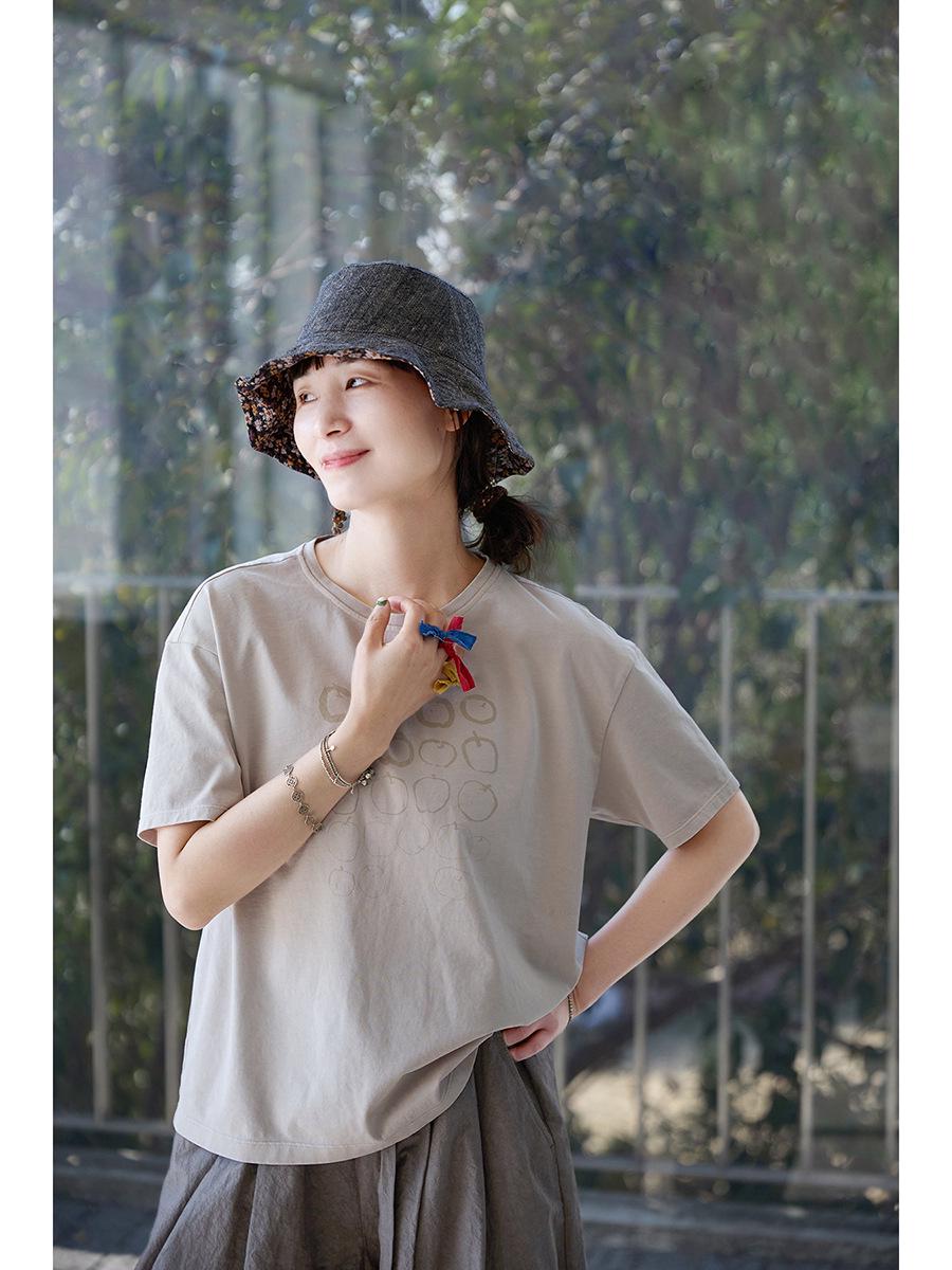 Mist Beige Apple Print Cotton Tee - Retro Forest Style Large