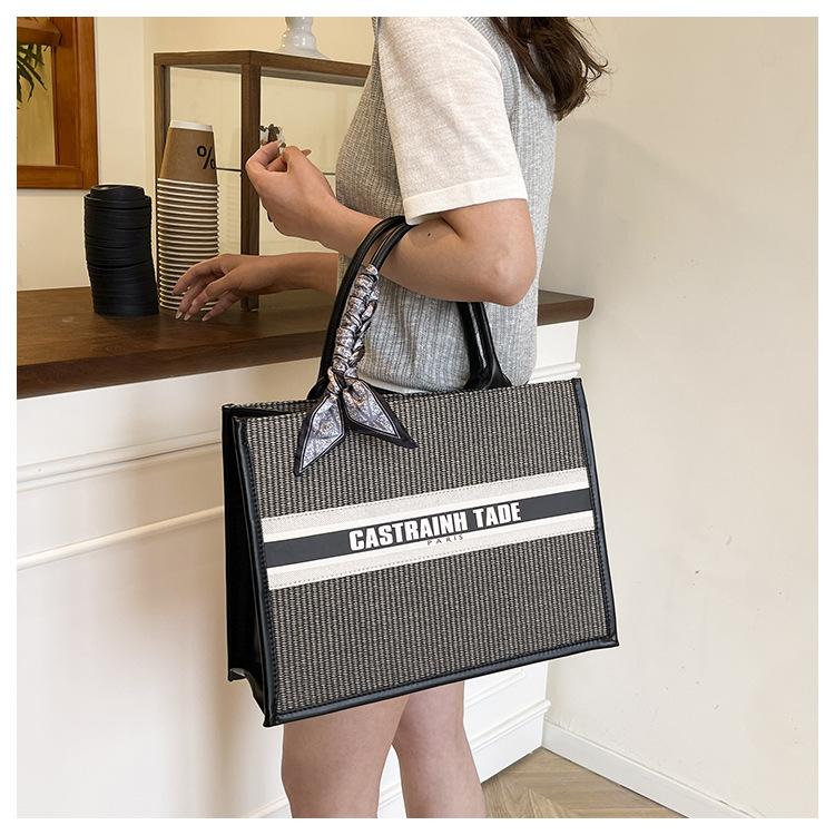 Bag Hand Carry Women's Bag New Fashion Retro Letter Printing Large Capacity Women's Shoulder Bag Tote