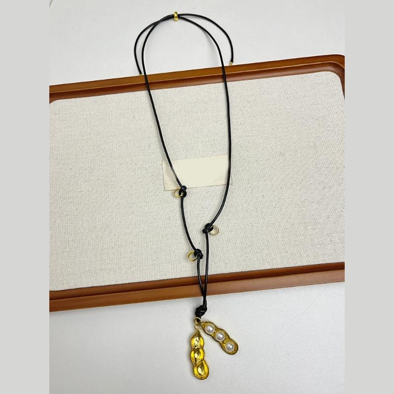 Symbolic Peanut Pendant Necklace Adjustable Length Neckchain Fashion Jewelry For Daily Outfit Enhancement