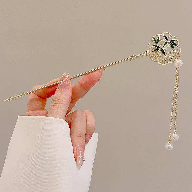 Exquisite Vintage-Inspired Tassel Hairpin for Women - Elegant Hanfu Cheongsam Style Headdress