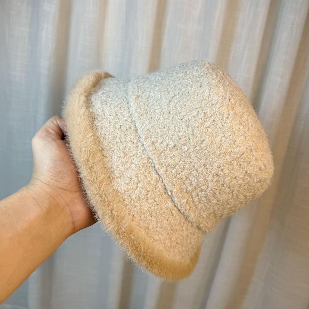 Japanese Autumn and Winter New Style Embroidered Letter Fisherman Hat Warm and Thickened Raw Edge Design Face Showing Small Bucket Hat for Women