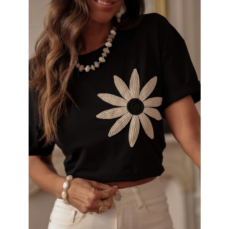 Summer Flower Embroidery Loose Women Blouse Round Neck Short Sleeved T-shirt Fashion Elegant Casual Tops Sweet Simple Office Black Shirts