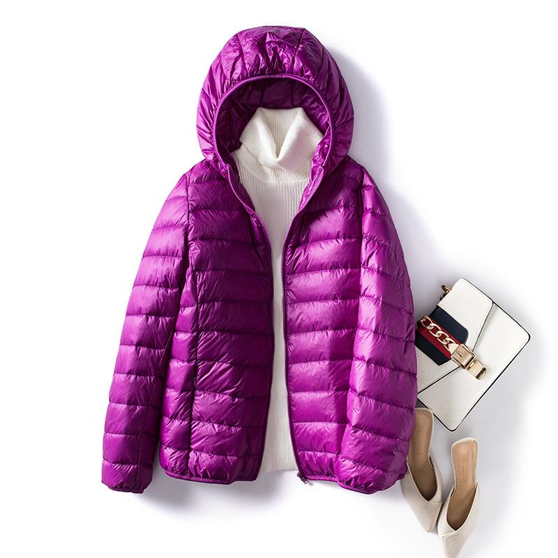 2024 Winter neue leichte Daunenjacke Damen mit Kapuze kurze Damen große Größe weiße Entendaunen Damenjacke Damenbekleidung