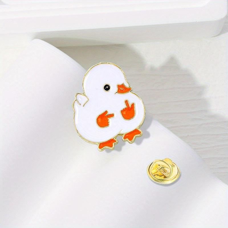 Small yellow duck brooch cute Japanese badge cartoon anti-slip button personality bag pendant Creative student decorations