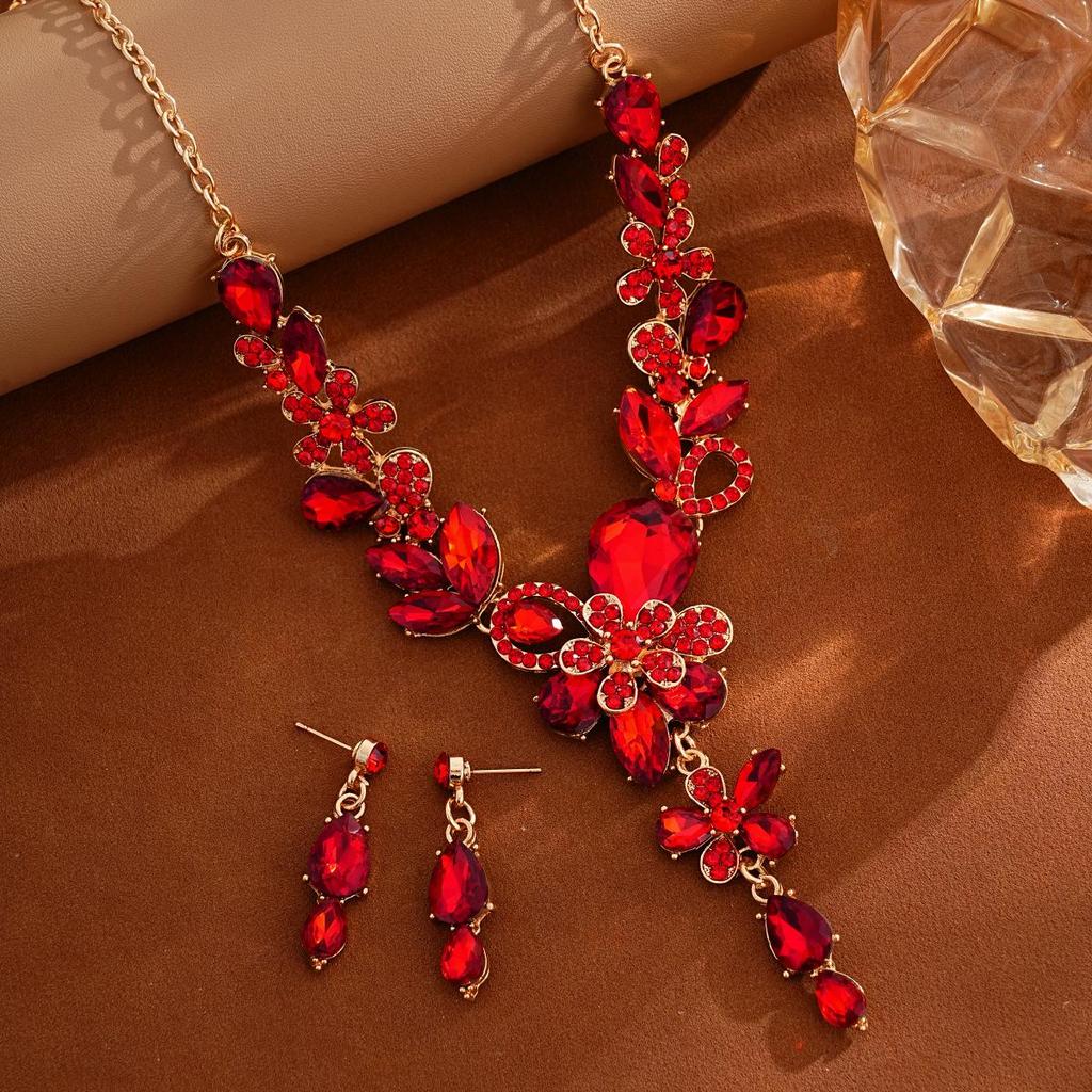 European & American Retro Floral Necklace and Earrings Set with Crystals, Autumn 2025 Collection