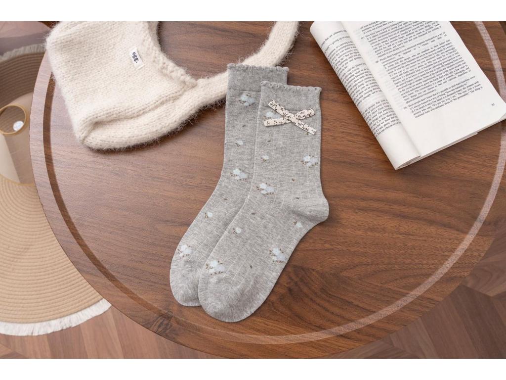 2025 Spring/Autumn Women's Japanese Style Floral Bow Cotton Mid-Calf Socks - Cute College Style for Autumn/Winter