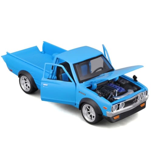 Maisto 1/24 Scale Diecast Model Datsun 620 Pickup 1973 Blue Custom Tokyo Moss Series / Finished Model Car 32528