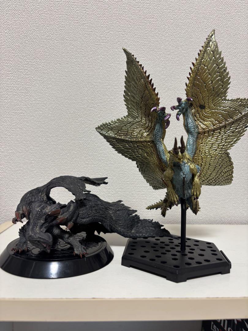 

[USED] Monster Hunter Gore Magara and Shagaru Magara figures