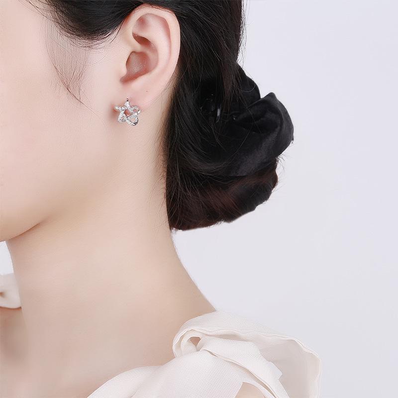 Boucles d'oreilles puce étoile à cinq branches plaqué argent style japonais et coréen - Accessoires tendance et polyvalents.