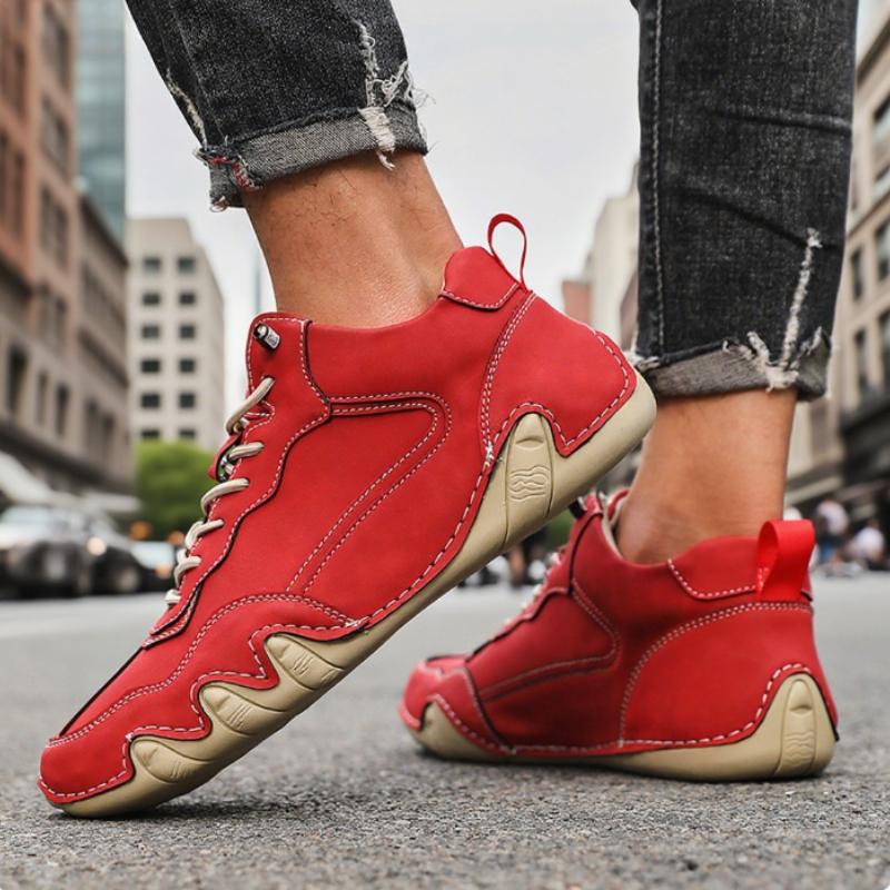 Causal Flat Shoe for Men Handmade PU Leather Comfortable Loafers Outdoor Soft Sole Hiking Shoe Breathable Moccasins Men Sneakers