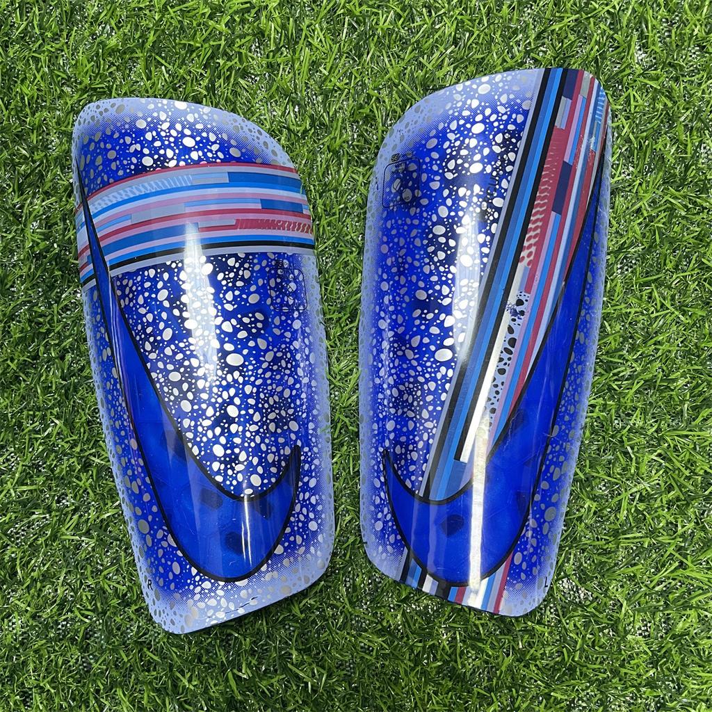 Ochraniacze na golenie piłkarskie Cr7 Neymar Messi Profesjonalne Inserty do gry Ochraniacz łydki Stały Zestaw Ochronny