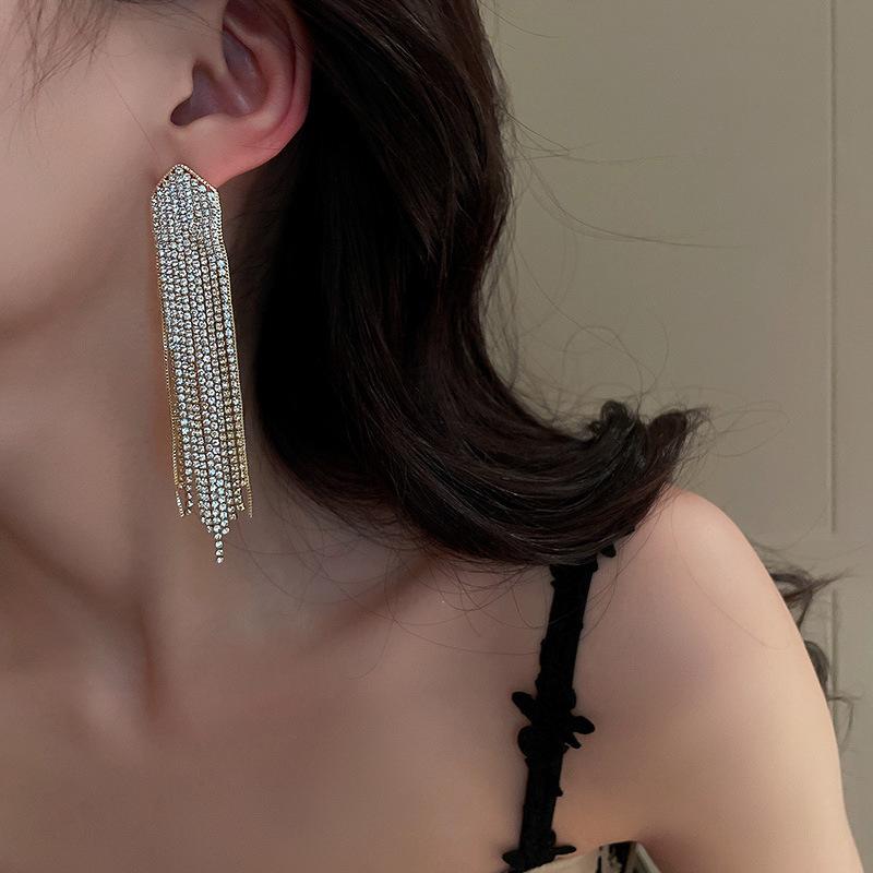 S925 Silver Needle Rhinestone Tassel Earrings - Exquisite Long Claw Chain with Colored Diamonds, European & American Style