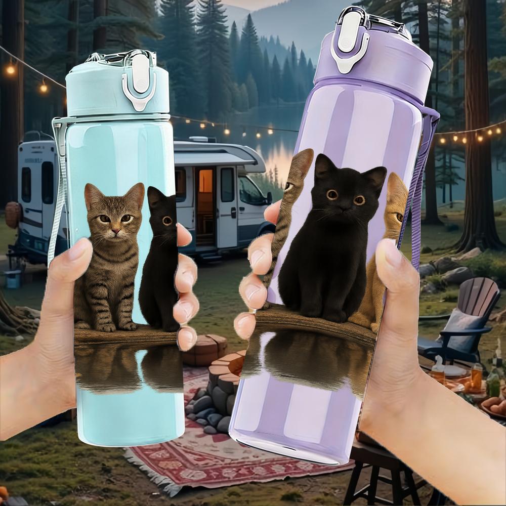 1PC Three Cats Wooden Platform Portrait 750ml Color Plastic Sports Water Bottle Leakproof Flip Straw Lid Suitable for Sports Office Home Use